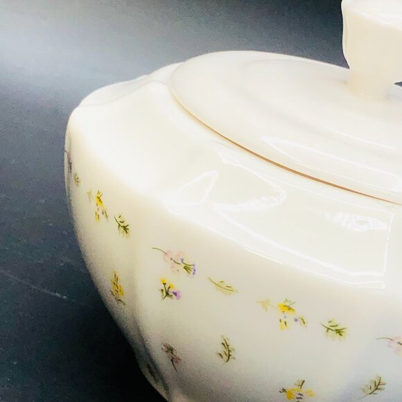 Vintage 50s Pastel Floral Porcelain Candy Sugar Bowl, Scalloped Edges - Picture 3 of 11